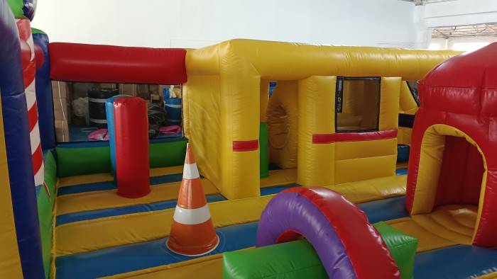 Надувной батут "Центральная площадь" 8*6*2 м