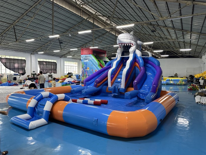 Надувной аквапарк "Акула" 8*7*4,3 м