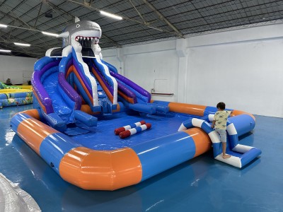 Надувной аквапарк &quot;Акула&quot; 8*7*4,3 м