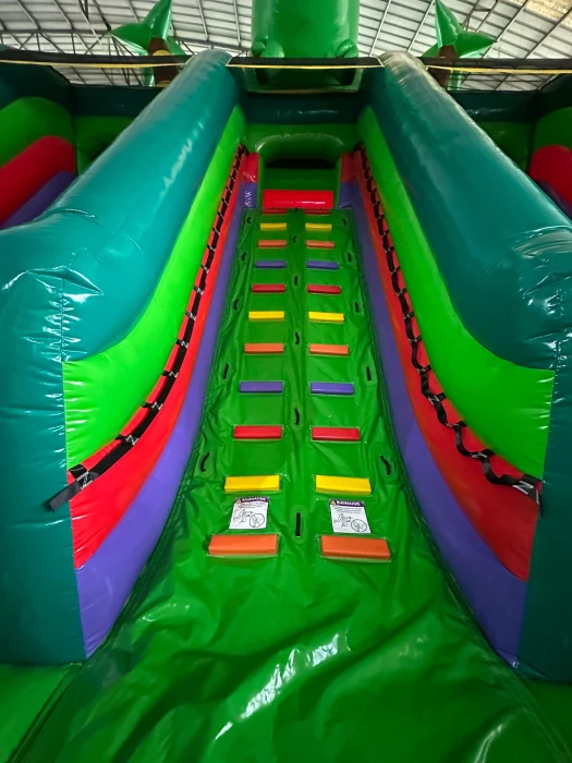 Надувной батут «Остров Динозавров» 19*9*8,2 м 