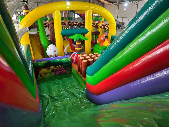 Надувной батут «Остров Динозавров» 19*9*8,2 м 