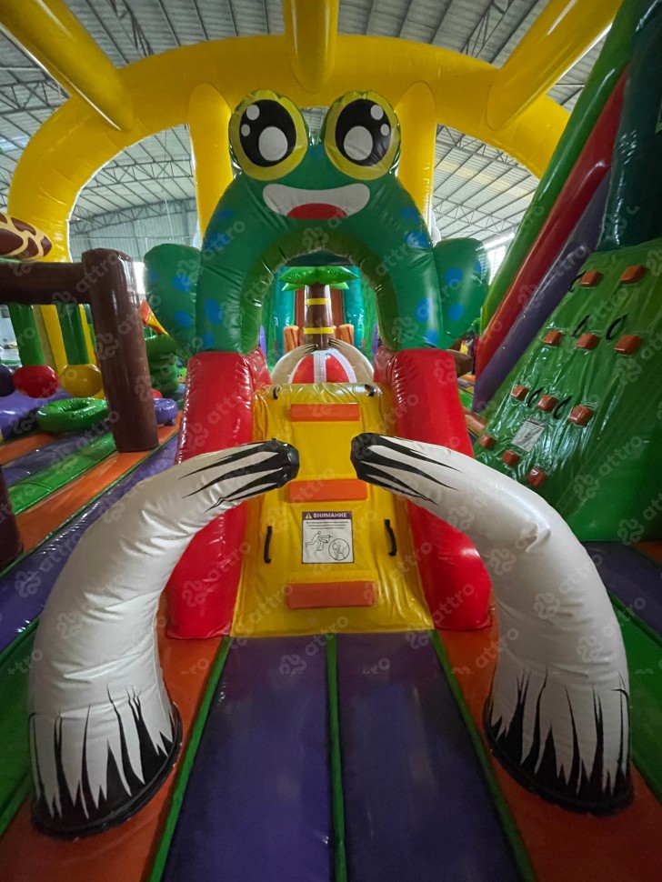 Надувной батут «Остров Динозавров» 19*9*8,2 м 