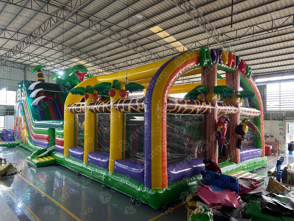 Надувной батут «Остров Динозавров» 19*9*8,2 м 