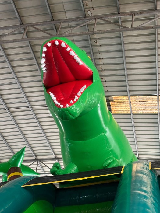 Надувной батут «Остров Динозавров» 19*9*8,2 м 