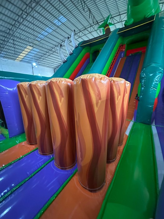 Надувной батут «Остров Динозавров» 19*9*8,2 м 