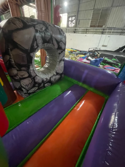 Надувной батут «Остров Динозавров» 19*9*8,2 м 