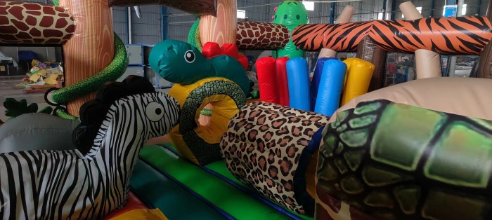 Надувная горка "Сафари" 10*6*5,5 м