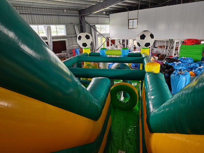 Надувная горка "Спортикус" 12*4,3*7 м (из одной части)