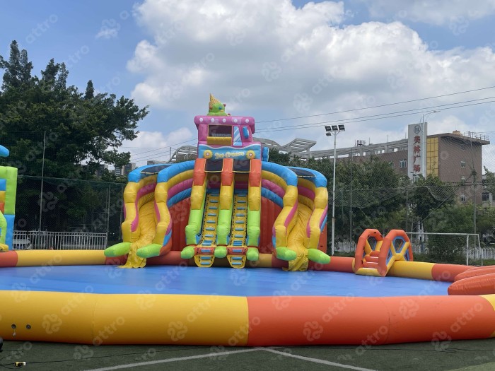 Надувной аквапарк "Веселые каникулы" 26,5*26,5*9,4 м