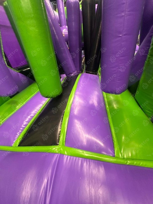 Надувная горка "Парк космоса" 18*12*5,4 м  Б/У 