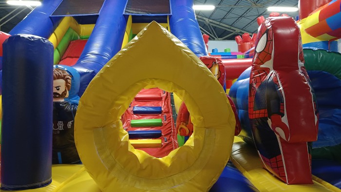 Надувной батут "Супергерои" 7*5*5,4 м