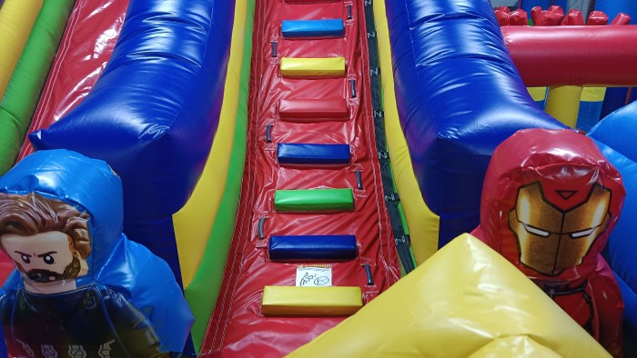 Надувной батут "Супергерои" 7*5*5,4 м