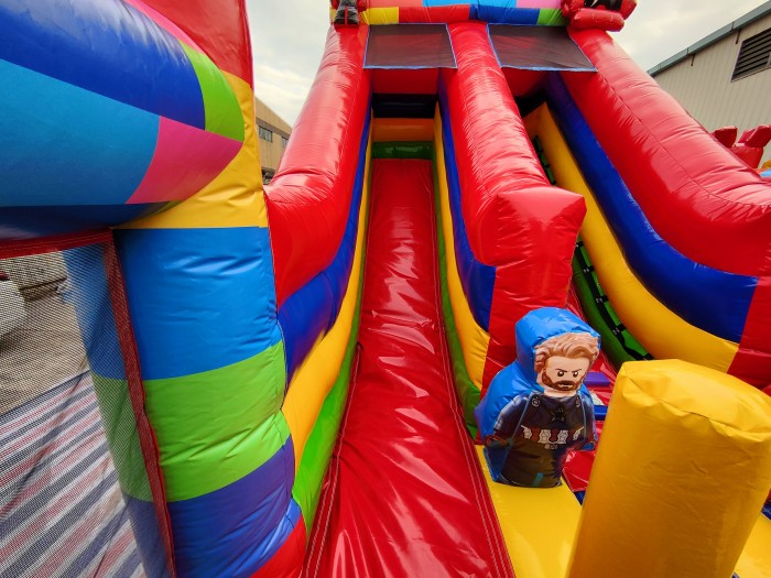 Надувной батут "Супергерои" 7*5*5,4 м