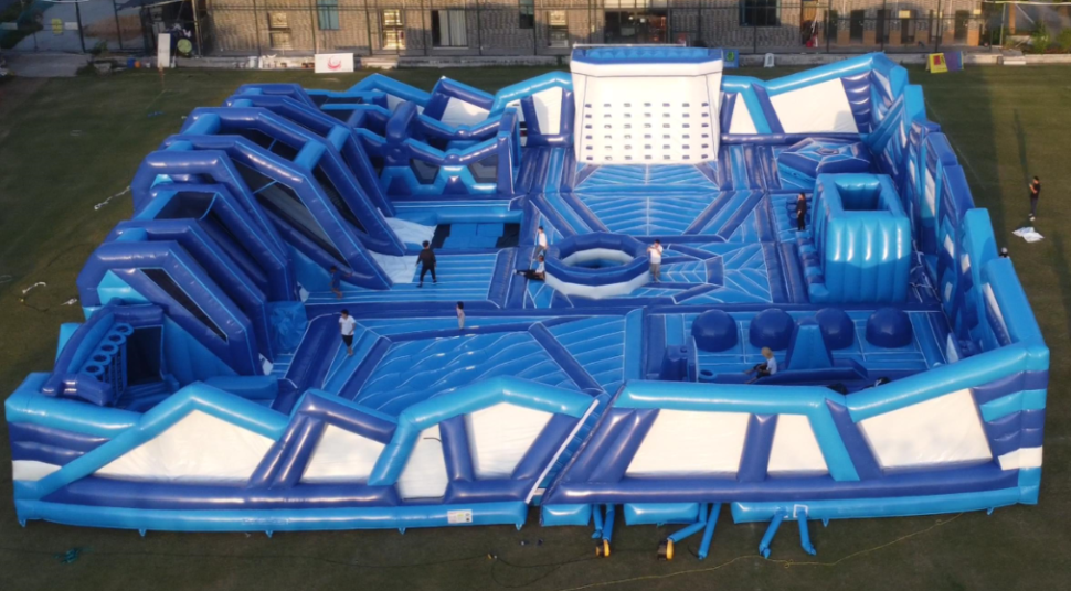 Надувной парк 