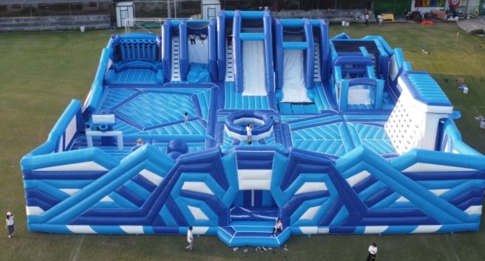 Надувной парк "Небо" 20*20*6,5 м 