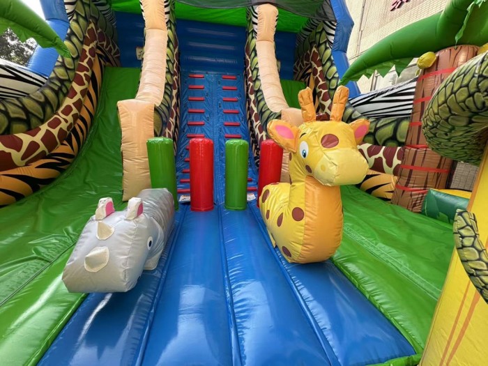 Надувная горка "Сафари" 8*7*5,8 м
