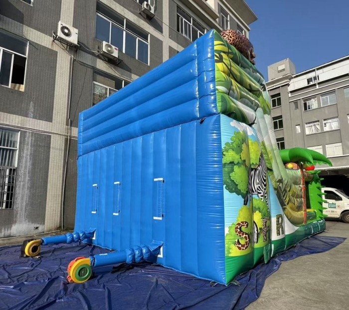 Надувная горка "Сафари" 8*7*5,8 м