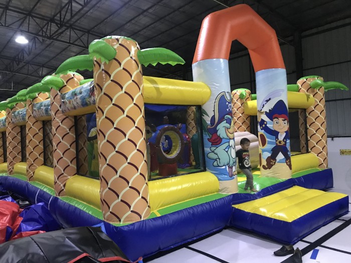 Надувной батут «Остров пиратов» 11,5*6*4 м