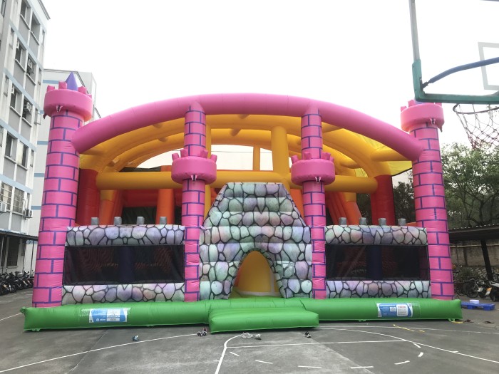 Надувная горка "Замок"  11*11*8,3 м