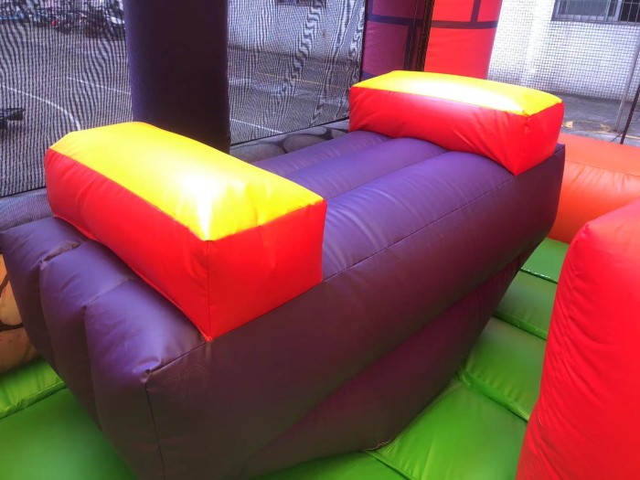 Надувная горка "Замок"  11*11*8,3 м