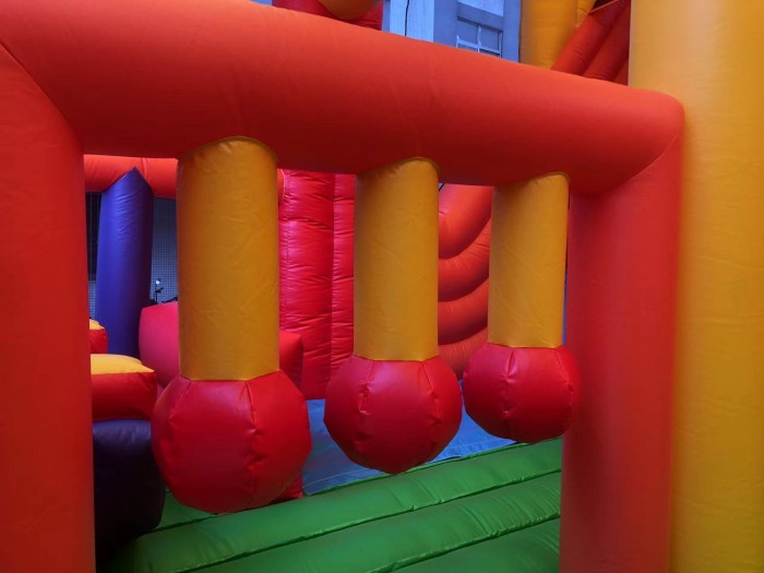 Надувная горка "Замок"  11*11*8,3 м