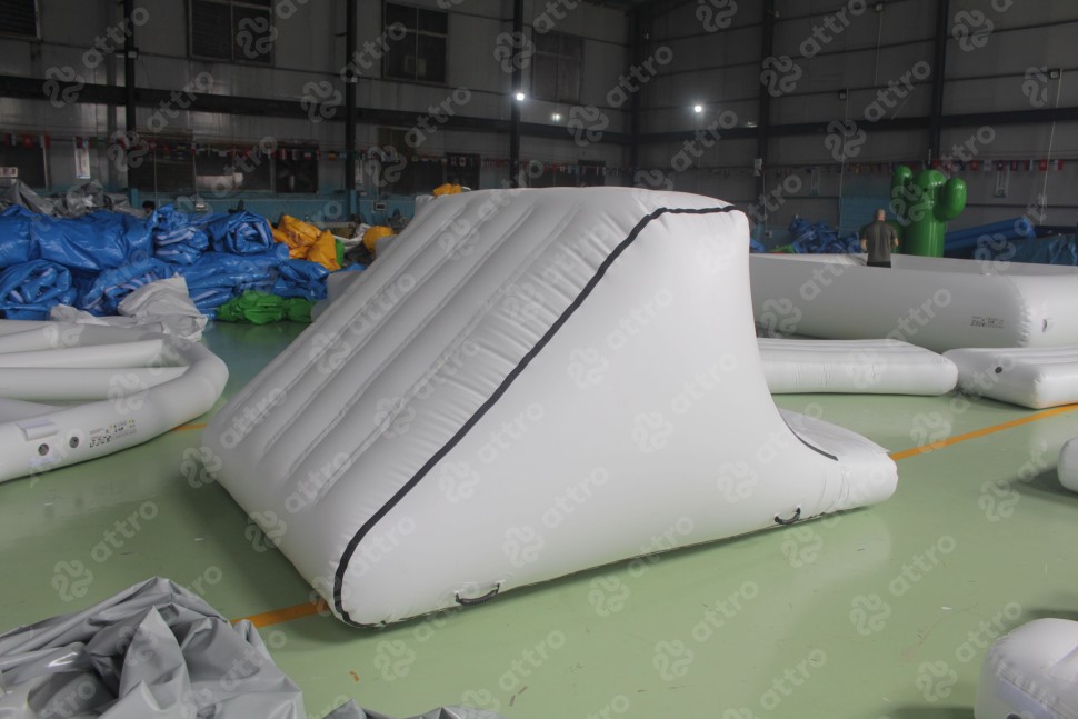 Надувной аквапарк 