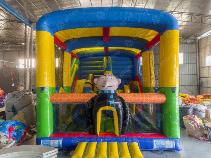 Надувной батут "Веселье Миньонов под крышей" 8*6*6 м