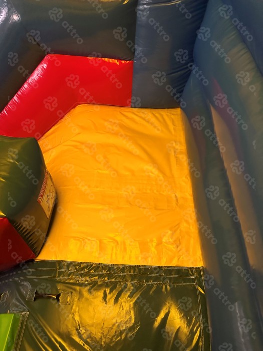 Надувной батут "Веселье Миньонов под крышей" 8*6*6 м