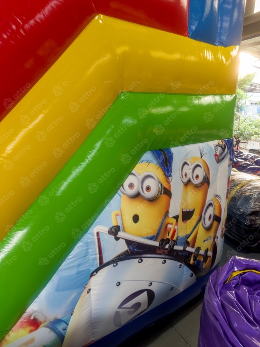 Надувной батут "Веселье Миньонов под крышей" 8*6*6 м