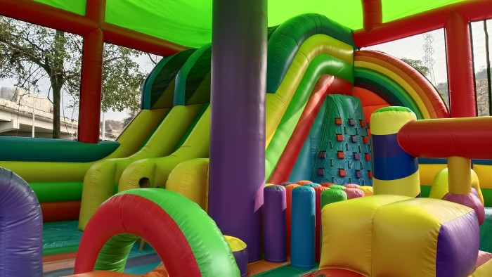 Надувная горка "Радуга" 11*11*9,1 м