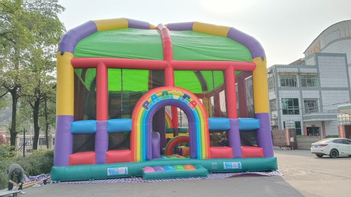 Надувная горка "Радуга" 11*11*9,1 м