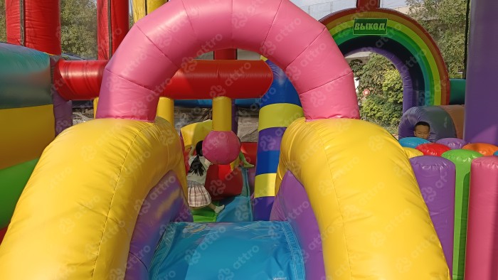 Надувная горка "Радуга" 11*11*9,1 м
