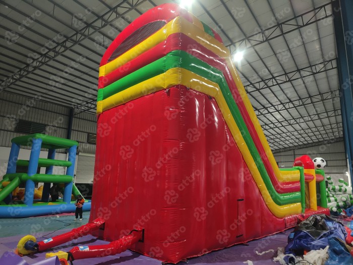 Надувная горка "Спортикус" красный 12*4,3*7 м