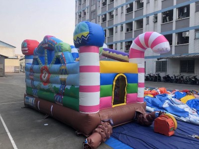 Надувной батут &quot;Сладости&quot; 4*2,4*2,7 м