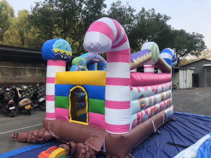 Надувной батут "Сладости" 4*2,4*2,7 м