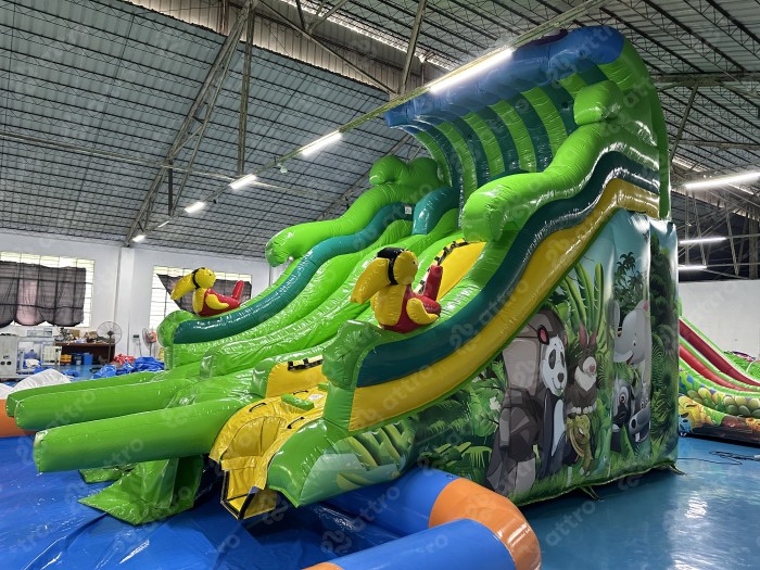 Надувной аквапарк "Амазонка" 13*7*7 м 