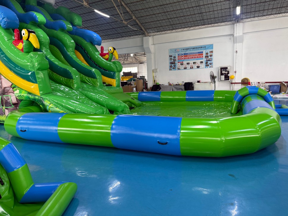 Надувной аквапарк 