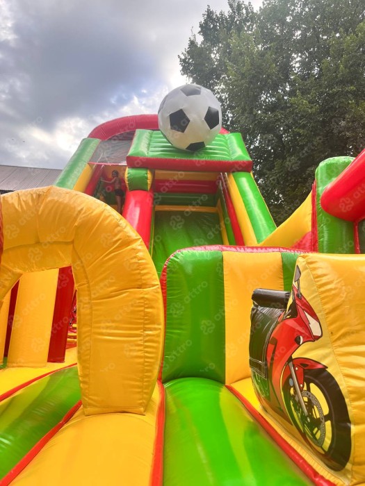 Надувная горка "Спортикус" 12*4,3*7 м Б/У