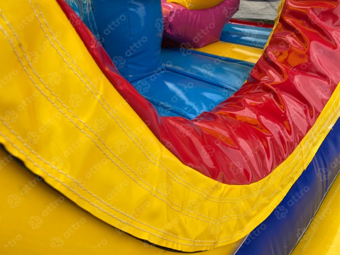 Надувной батут "Игры с Миньонами под крышей" 12*6*7 м