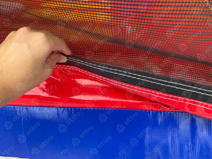 Надувной батут "Игры с Миньонами под крышей" 12*6*7 м