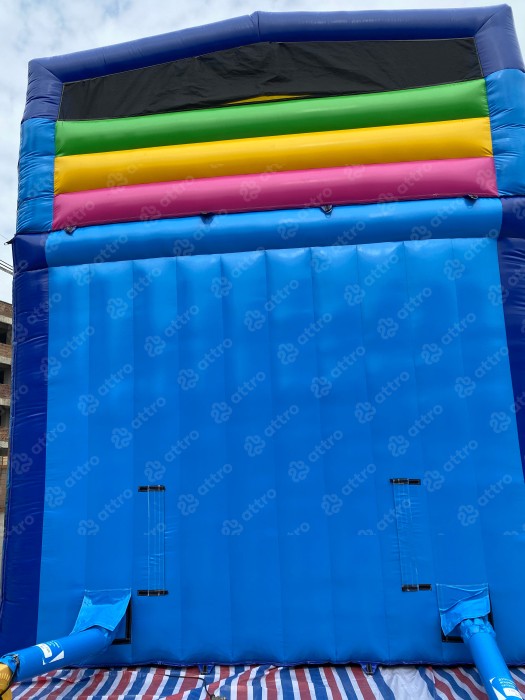 Надувной батут "Игры с Миньонами под крышей" 12*6*7 м