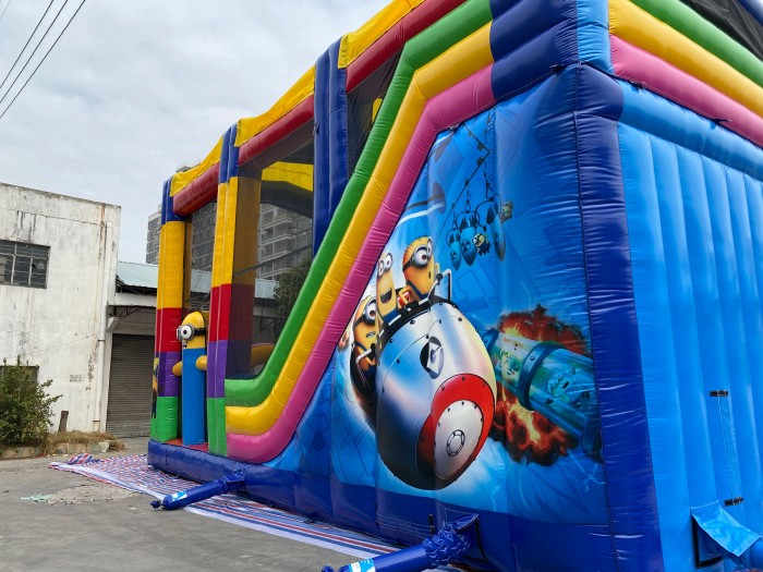 Надувной батут "Игры с Миньонами под крышей" 12*6*7 м