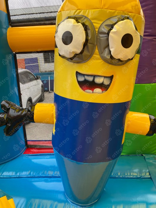 Надувной батут "Игры с Миньонами под крышей" 12*6*7 м