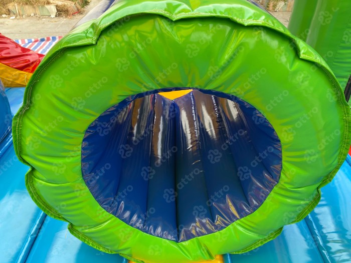 Надувной батут "Игры с Миньонами под крышей" 12*6*7 м