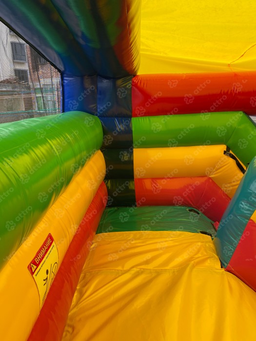 Надувной батут "Игры с Миньонами под крышей" 12*6*7 м