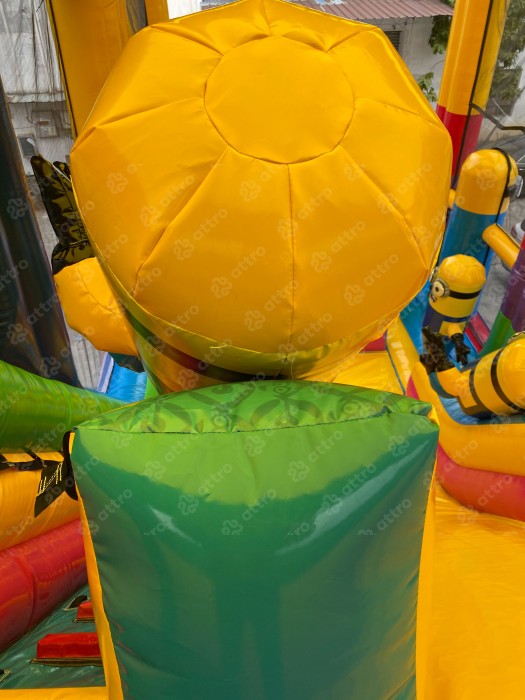 Надувной батут "Игры с Миньонами под крышей" 12*6*7 м
