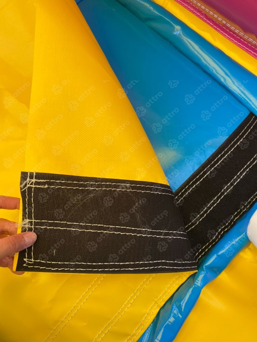 Надувной батут "Игры с Миньонами под крышей" 12*6*7 м