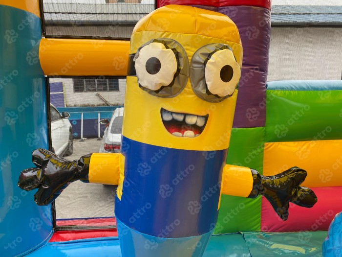 Надувной батут "Игры с Миньонами под крышей" 12*6*7 м