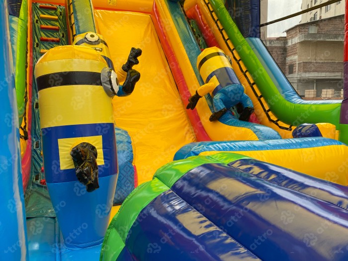 Надувной батут "Игры с Миньонами под крышей" 12*6*7 м