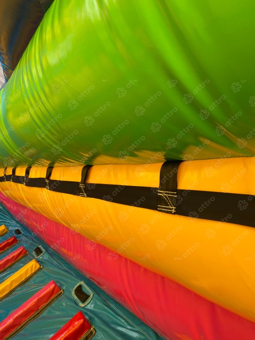 Надувной батут "Игры с Миньонами под крышей" 12*6*7 м